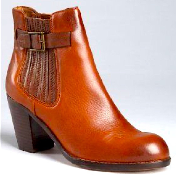 Dolce Vita Cognac Leather Boots - gently used, size 6 - Picture 2 of 2